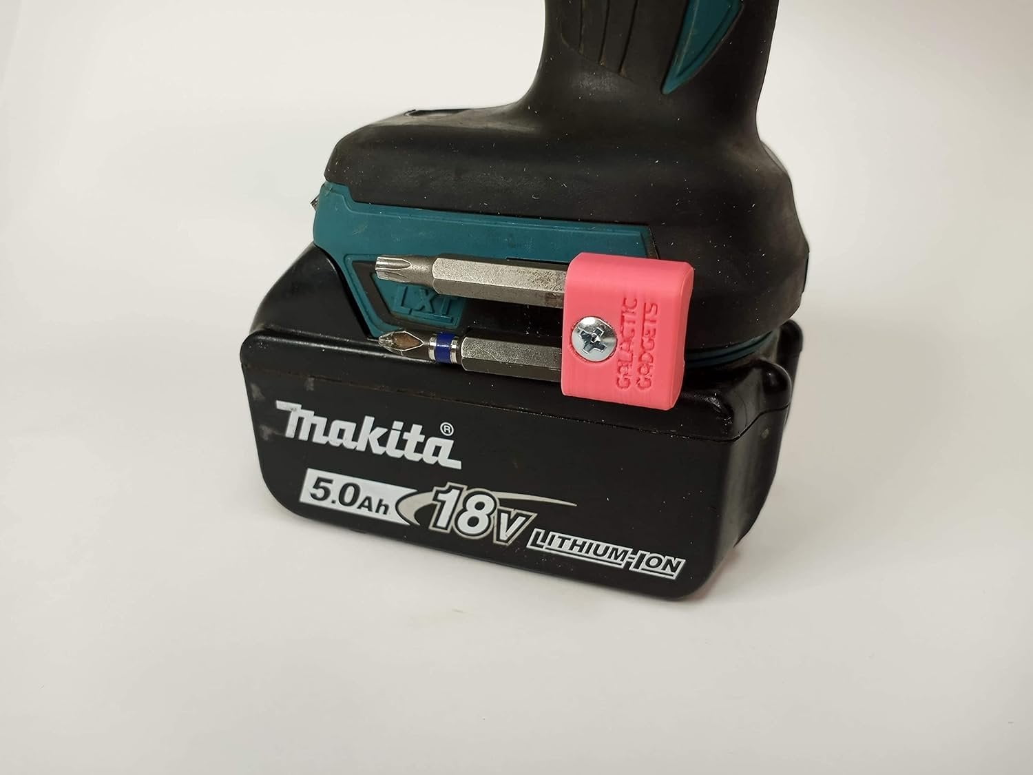 Side Mounted Bit Holder for MAKITA 18V and Ryobi 18V Drills