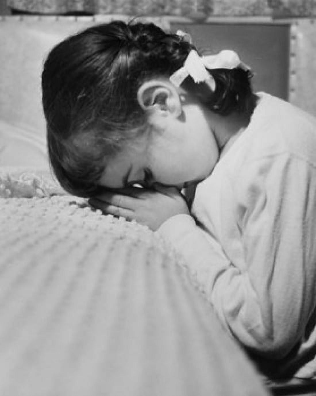 Side profile of a girl praying at bedtime Canvas Art - (18 x 24)