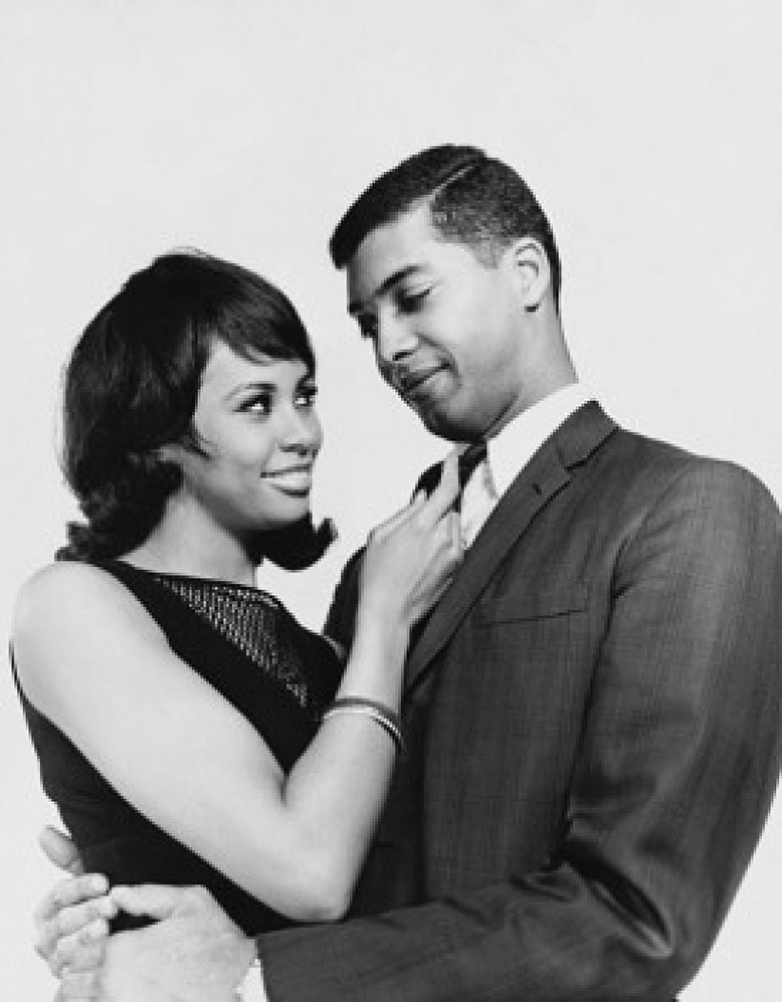 Side profile of a young couple embracing Canvas Art - (24 x 36)