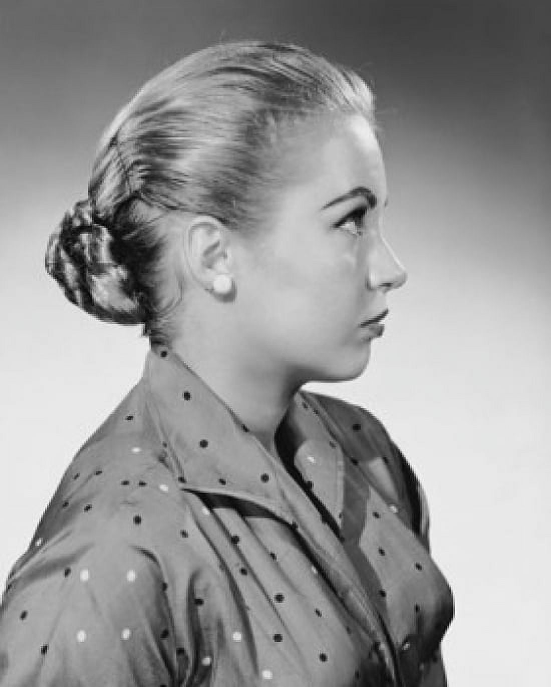 Side profile of a young woman Canvas Art - (18 x 24)