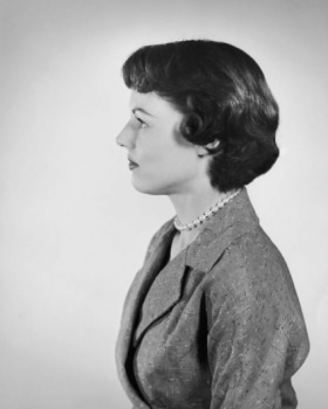 Side profile of a young woman Canvas Art -  (24 x 36)
