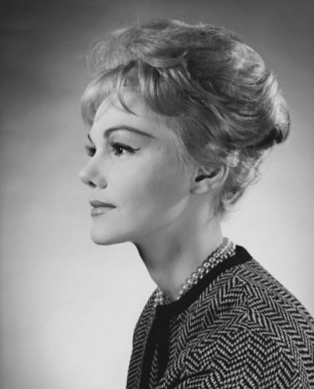 Side profile of a young woman Canvas Art - (24 x 36)