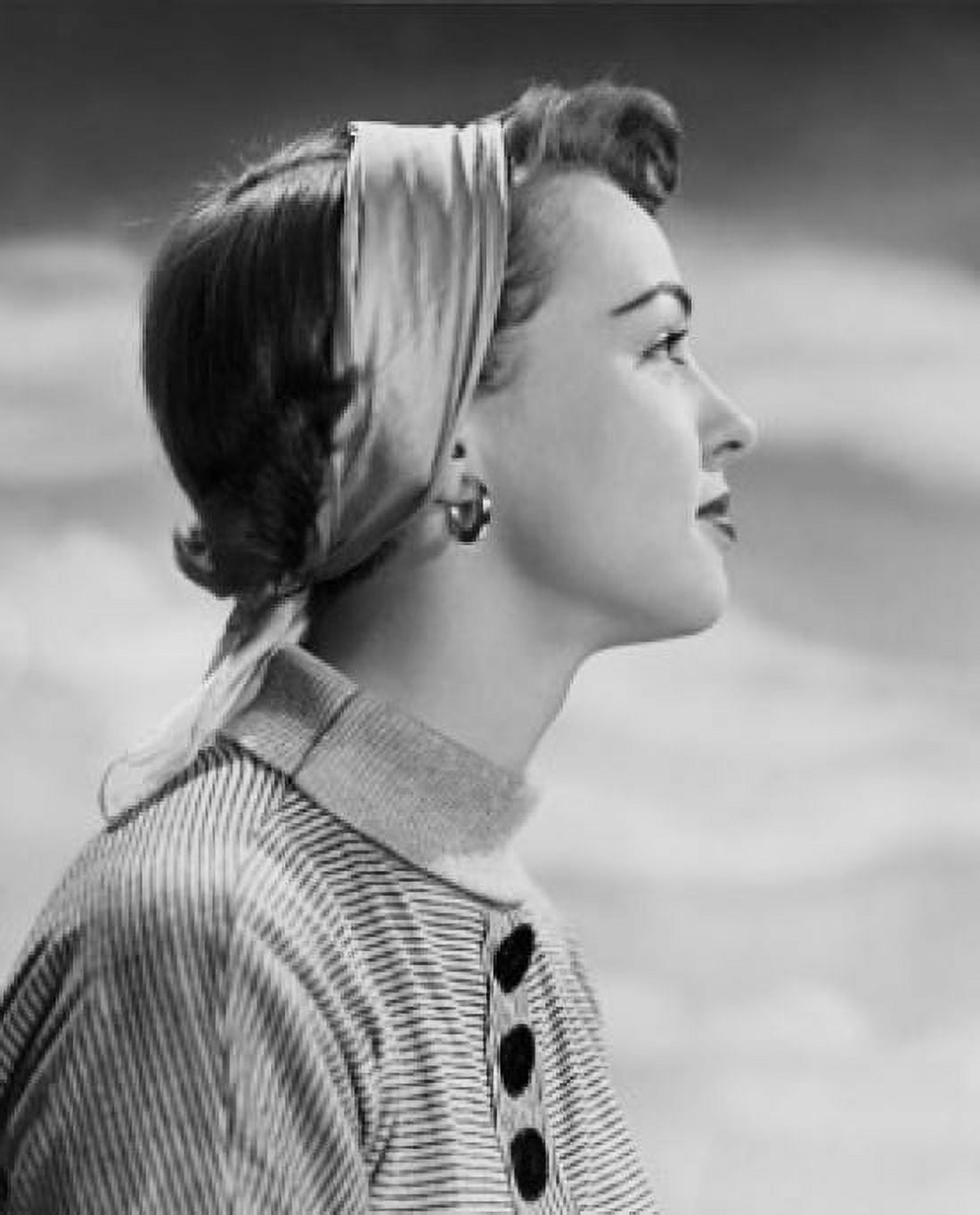 Side profile of young woman Canvas Art - (24 x 36)
