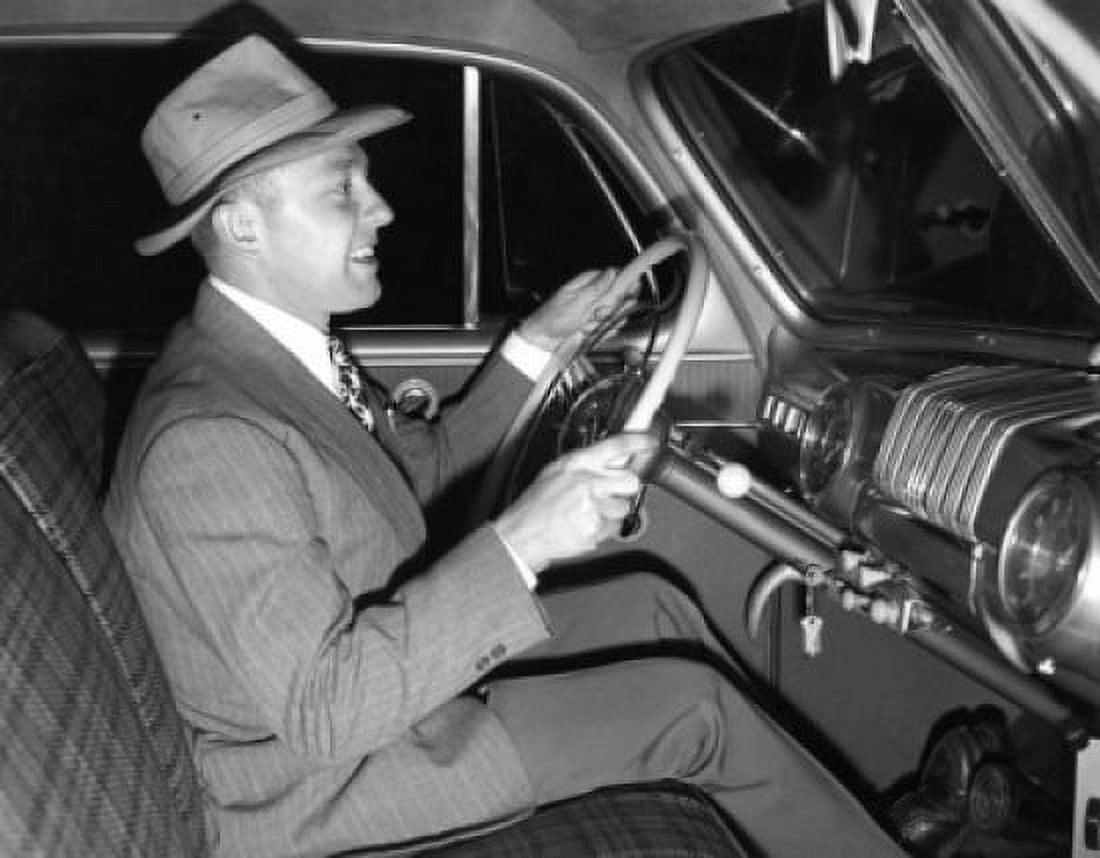 Side view of mature man sitting inside of car Canvas Art - (18 x 24)