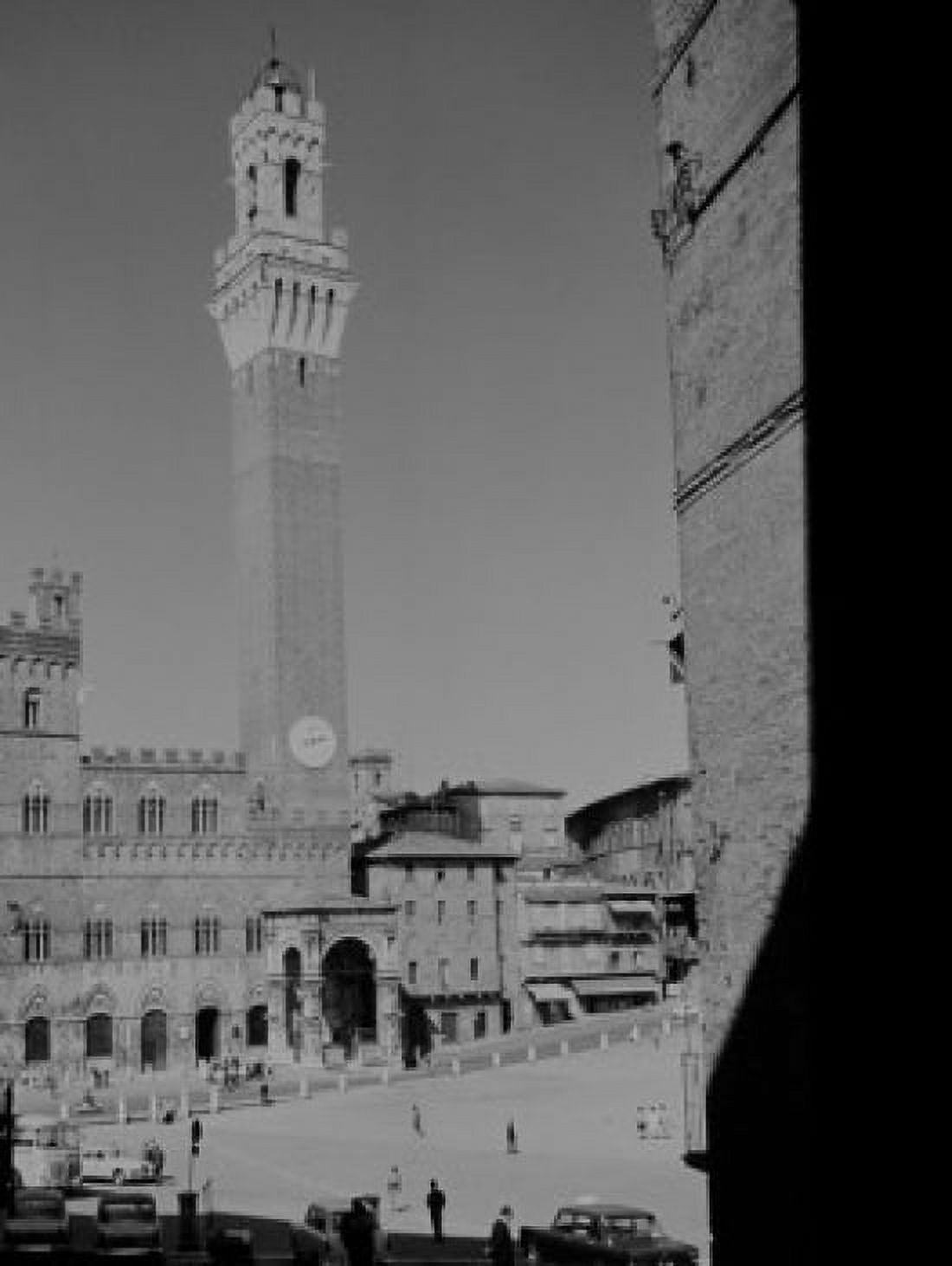 Sienna Italy Piazza del Duomo Canvas Art - (18 x 24)