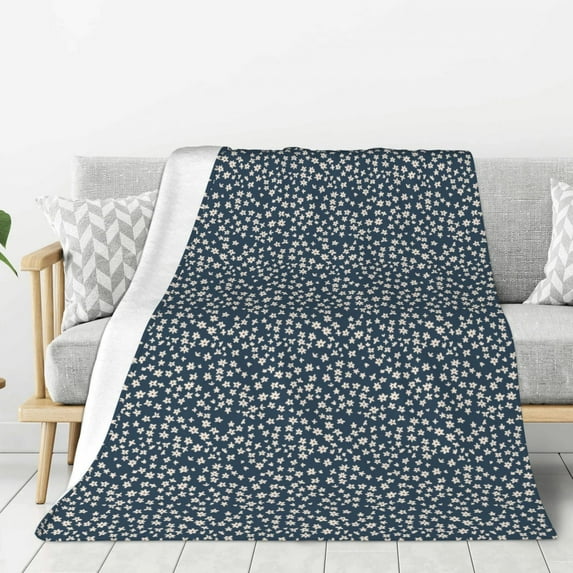 Sigee Small White Flowers for Flannel Blanket - Ultra-Soft, Warm and Cozy, Perfect for Couch, Bed, or Travel-40"x30"