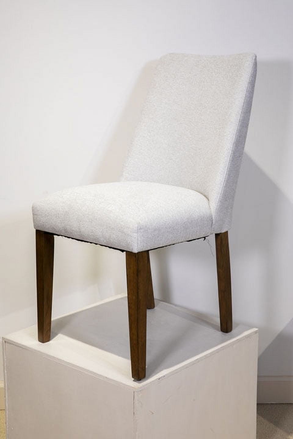https://i5.walmartimages.com/seo/Signature-Design-by-Ashley-Lyncott-Contemporary-Dining-Room-Upholstered-Side-Chair-with-Foam-Cushion-2-Count-Cream-Brown_6a4feb8d-b87c-4b3d-b7ea-1f6bf2051edc.b0d7fc1e0a0e401fdb4740cae77bb7b2.jpeg