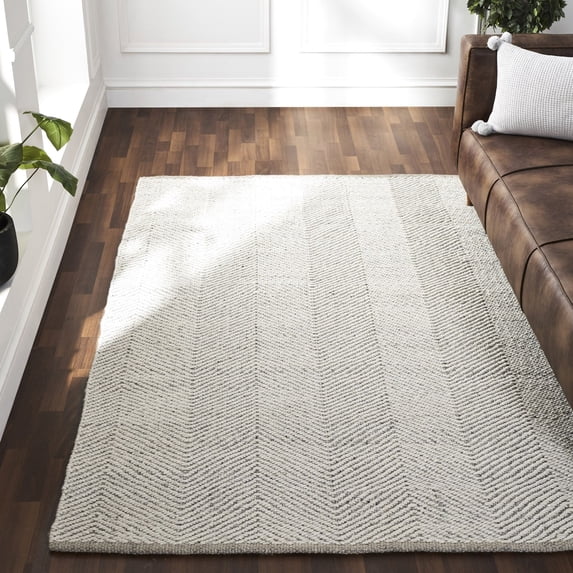 Signature Home Collection 5.25' x 7.25' Herringbone Rectangular Area Throw Rug - Cream and Silver