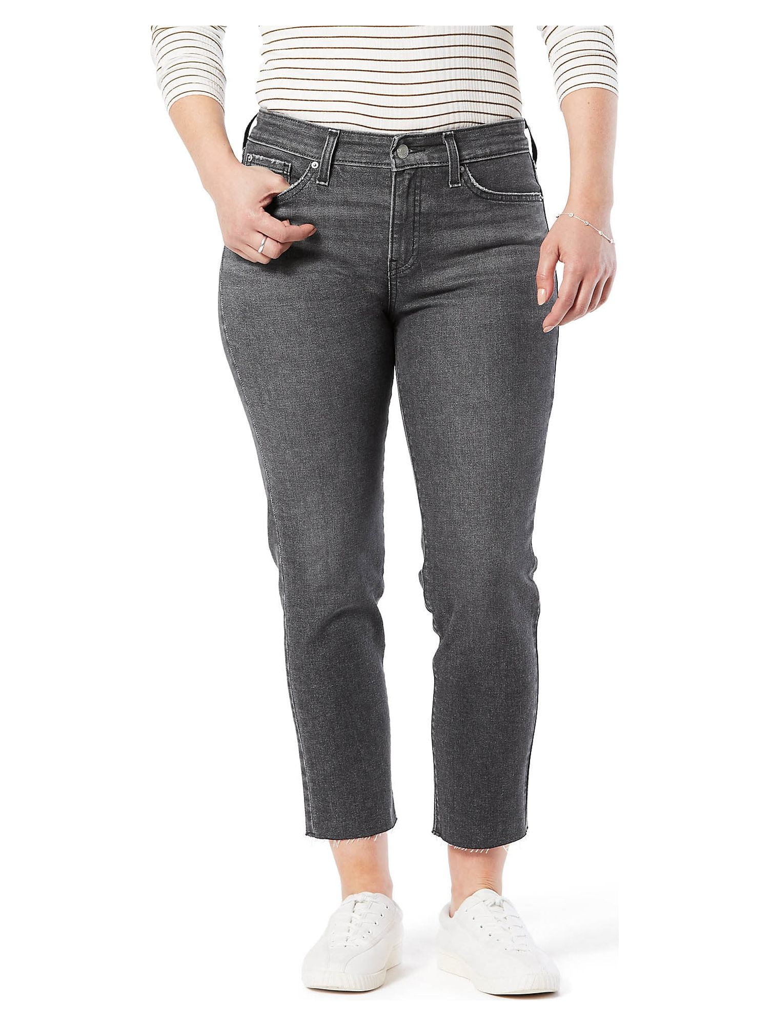 Signature by Levi Strauss & Co.™ Women's Mid Rise Slim Fit Boyfriend Jeans  