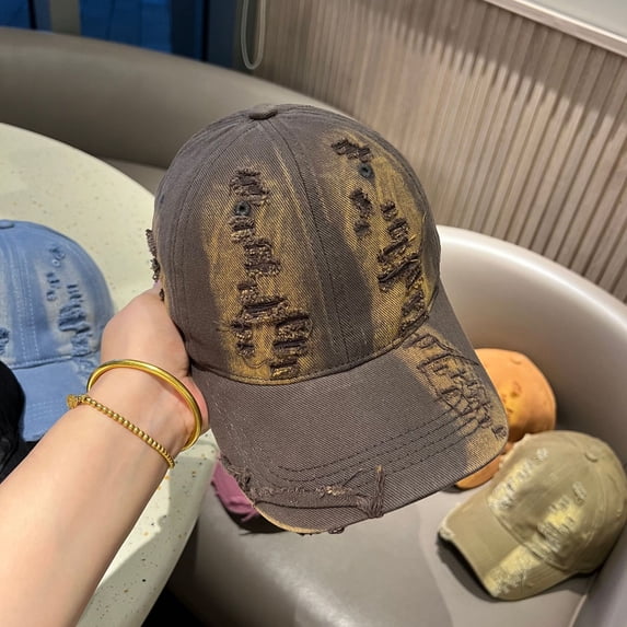 SikaFu Broken Hole Gradient Color Personalized Duckbill Cap For Women, Retro And Versatile, Showing Face, Small Baseball Cap For Men And Women, Korean Version Of Popular Couple Hat
