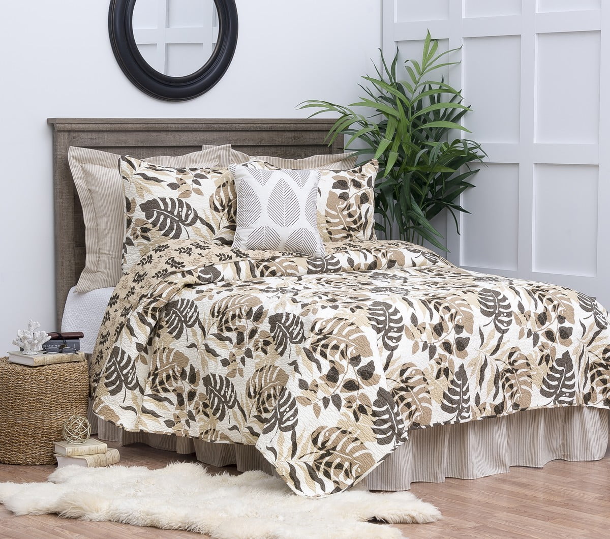 Full Brown Cotton Reversible Palm Leaf Quilt Set