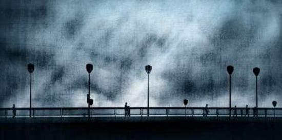 Silhouettes Sur La Passerelle Blue Canvas Art - Sol Marrades (10 x 20)