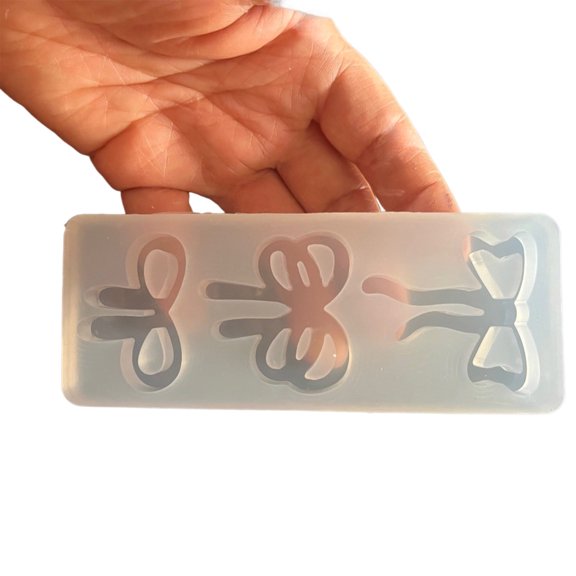 Silicone Keychain Moulds Pendant Mold Bowknot Shaped Hand-Making Jewelry Making Tool Suitable for DIY Keychain Pendant
