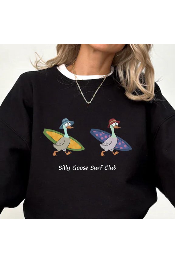 Silly Goose Surf Club Shirt – Funny Surfing Goose Tee, Cute Beach T-Shirt, Humour Gift