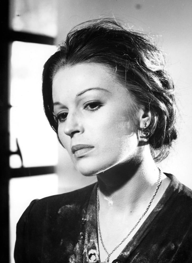 Silvana Mangano In Le Streghe (The Witches) Canvas Art -  (16 x 20)