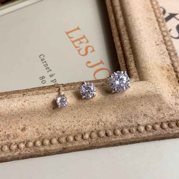 [Silver 925] Handmade Cubic Zirconia Diamond Stud Earrings