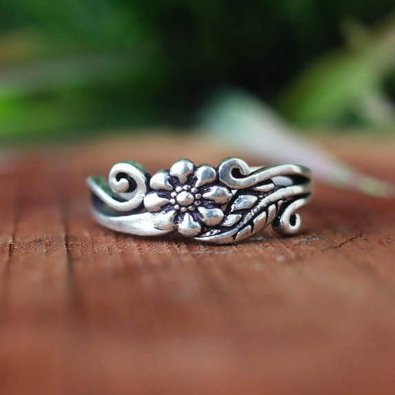 Silver Flower Ring, 925 Sterling Silver, Silver Daisy Ring, Engraved Flower Ring, Handmade Ring, Statement Ring, Personalized Gift Ring*****