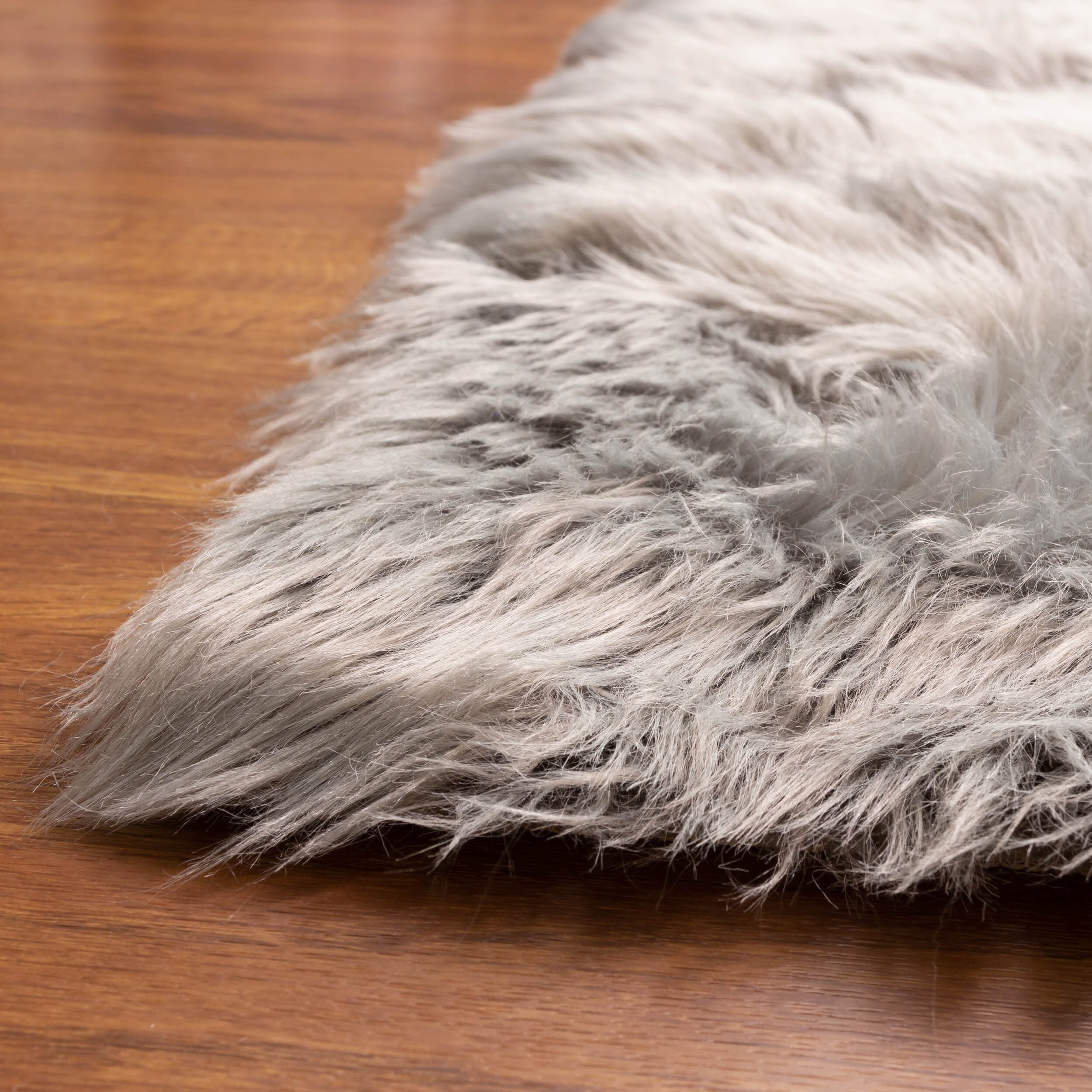 Silver Orchid Parrott Faux Fur Sheepskin Area Rug Gray 3' x 5' 3' x 5