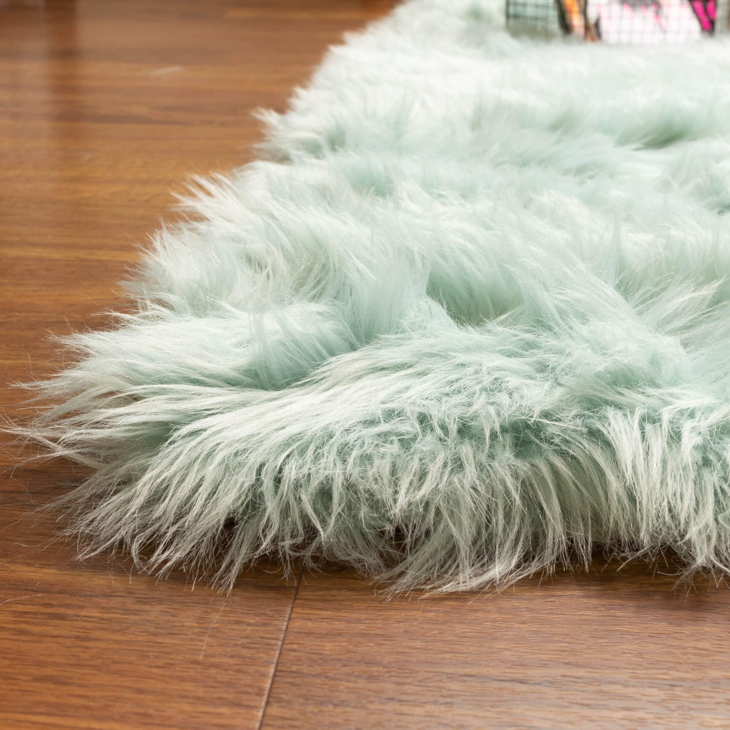 Silver Orchid Parrott Faux Fur Sheepskin Area Rug Teal 4' x 6' 4' x 6