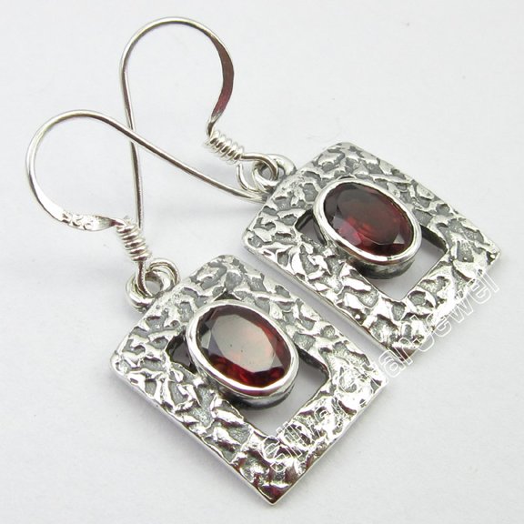 SilverStarJewel Vintage Style Ethnic, 925 Pure Silver Facetted Red Garnet Gemset Earrings 1.3"