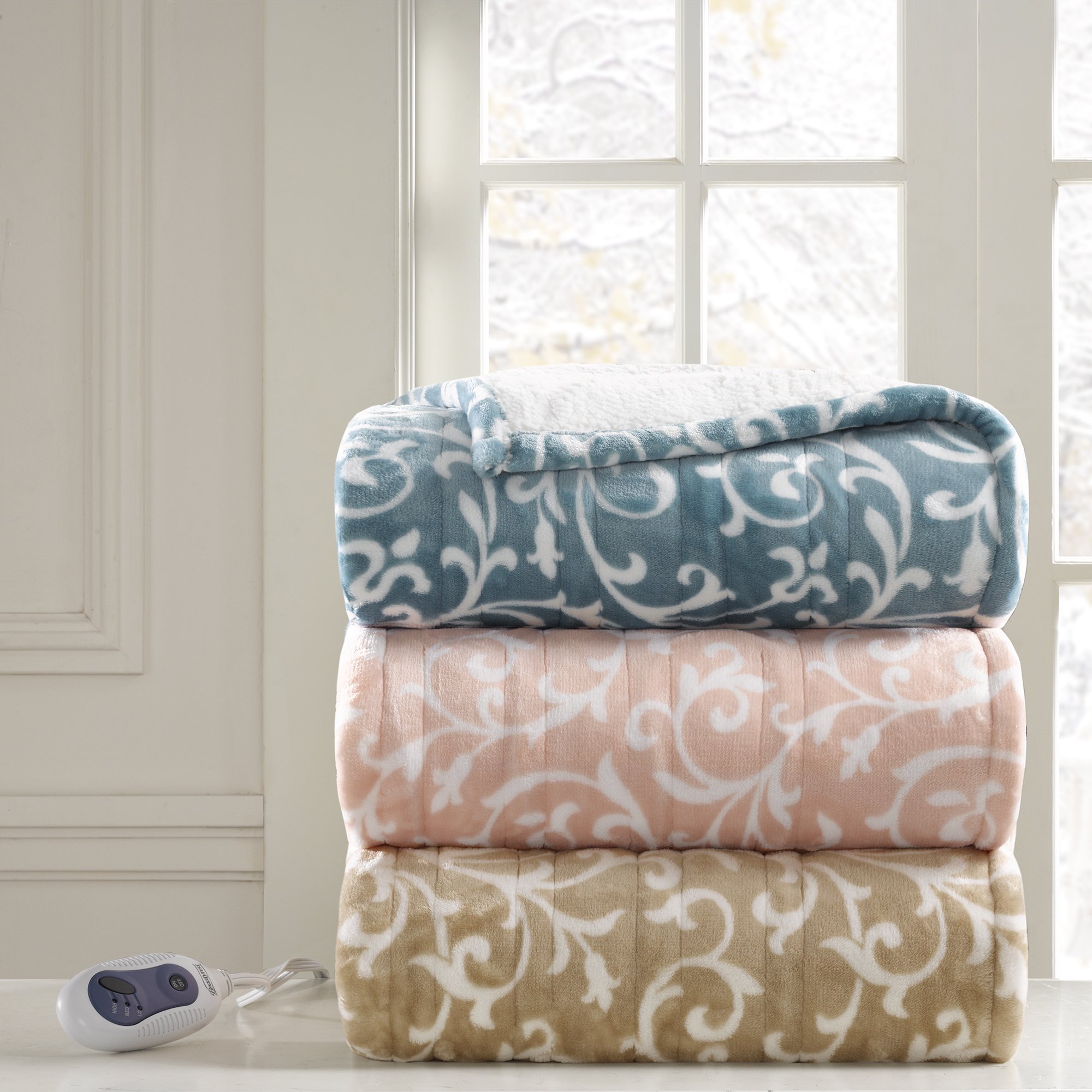 Simmons Beautyrest Beautyrest Tessa Microlight to Berber Heated Snuggle  Wrap - Walmart.com