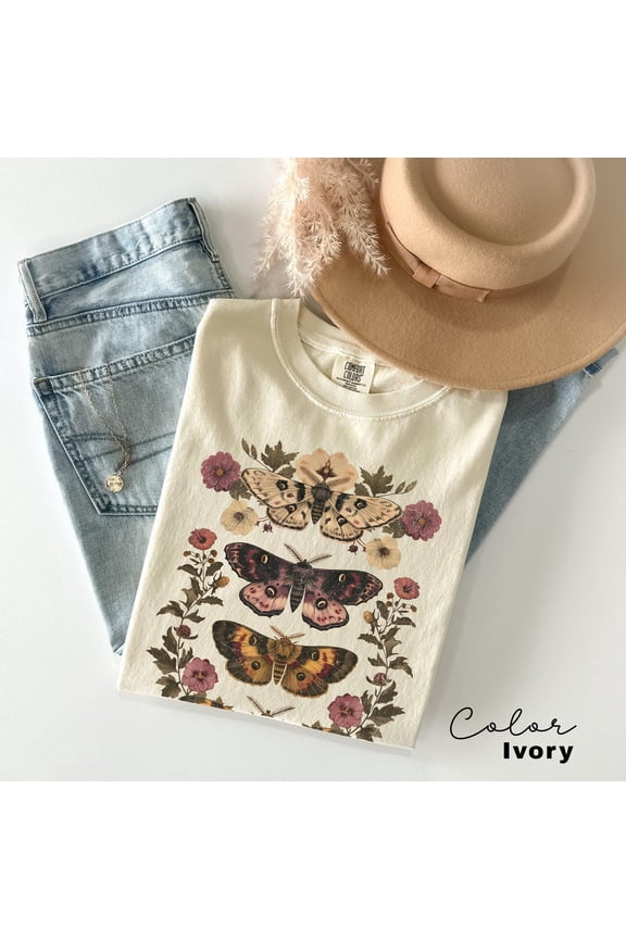 Floral Moth Shirt Cottagecore Tshirt Vintage Top Bug Shirt Insect Shirt Goblincore Clothing Fairycore Oversized Shirt Dark Academia Shirt All Size S-5Xl