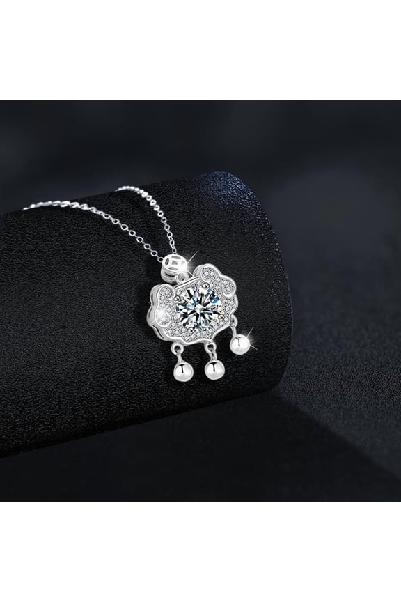 Simple Moissanite Ruyi Safety Lock Necklace