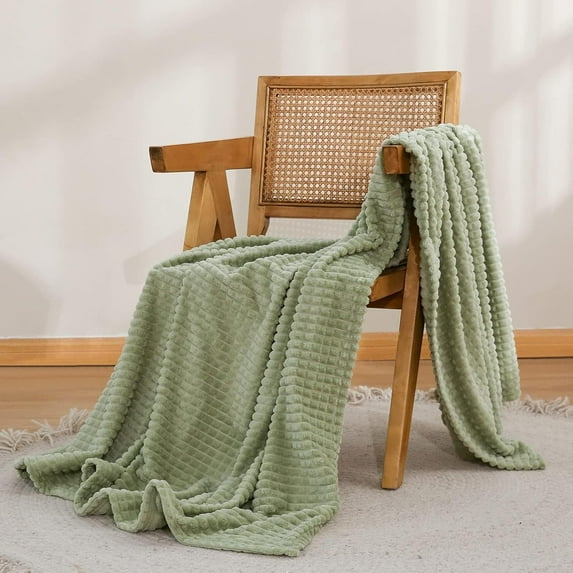 Simple&Opulence Sage Green Throw Blanket for Couch-Super Soft Fluffy Blankets for Women 50x70 Inches Cozy Lightweight Fleece Blanket for Home Décor