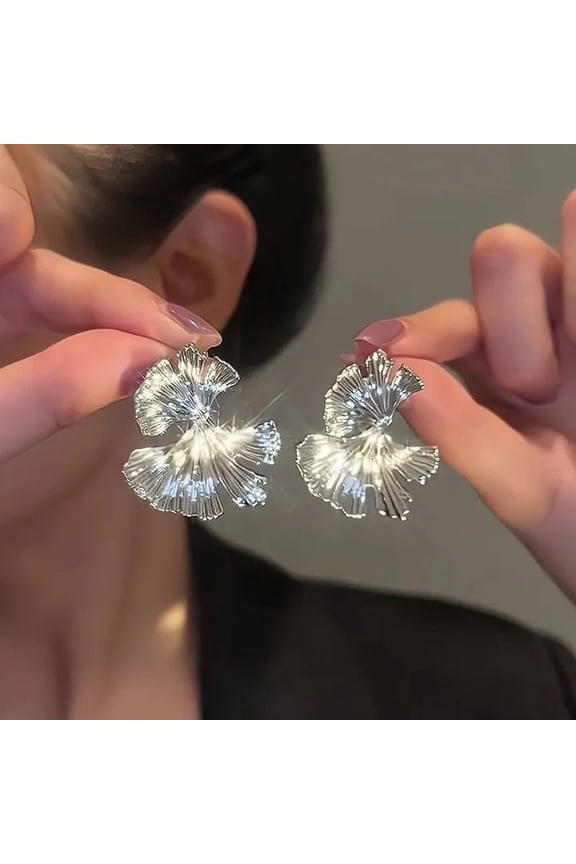 Simple Silver Color Metal Big Plant Ginkgo Leaf Earrings for Women Fashion Statement Stud Earring Jewelry Gift Pendiente