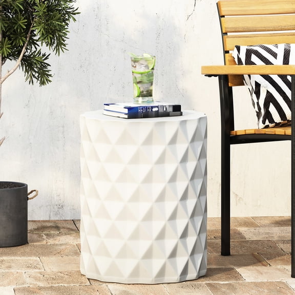 Simple yet stylish side table / Enhance home's visual appeal