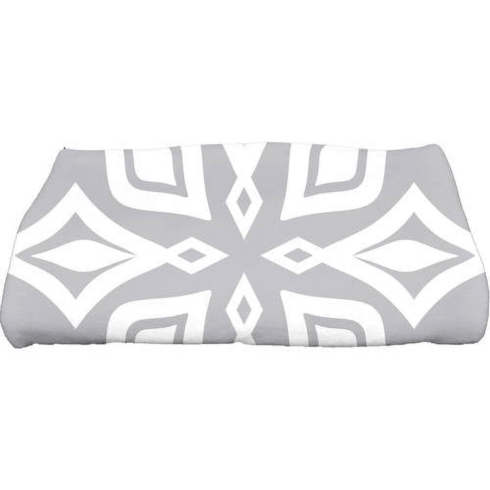Simply Daisy 28" x 58" Beach Star Geometric Print Bath Towel
