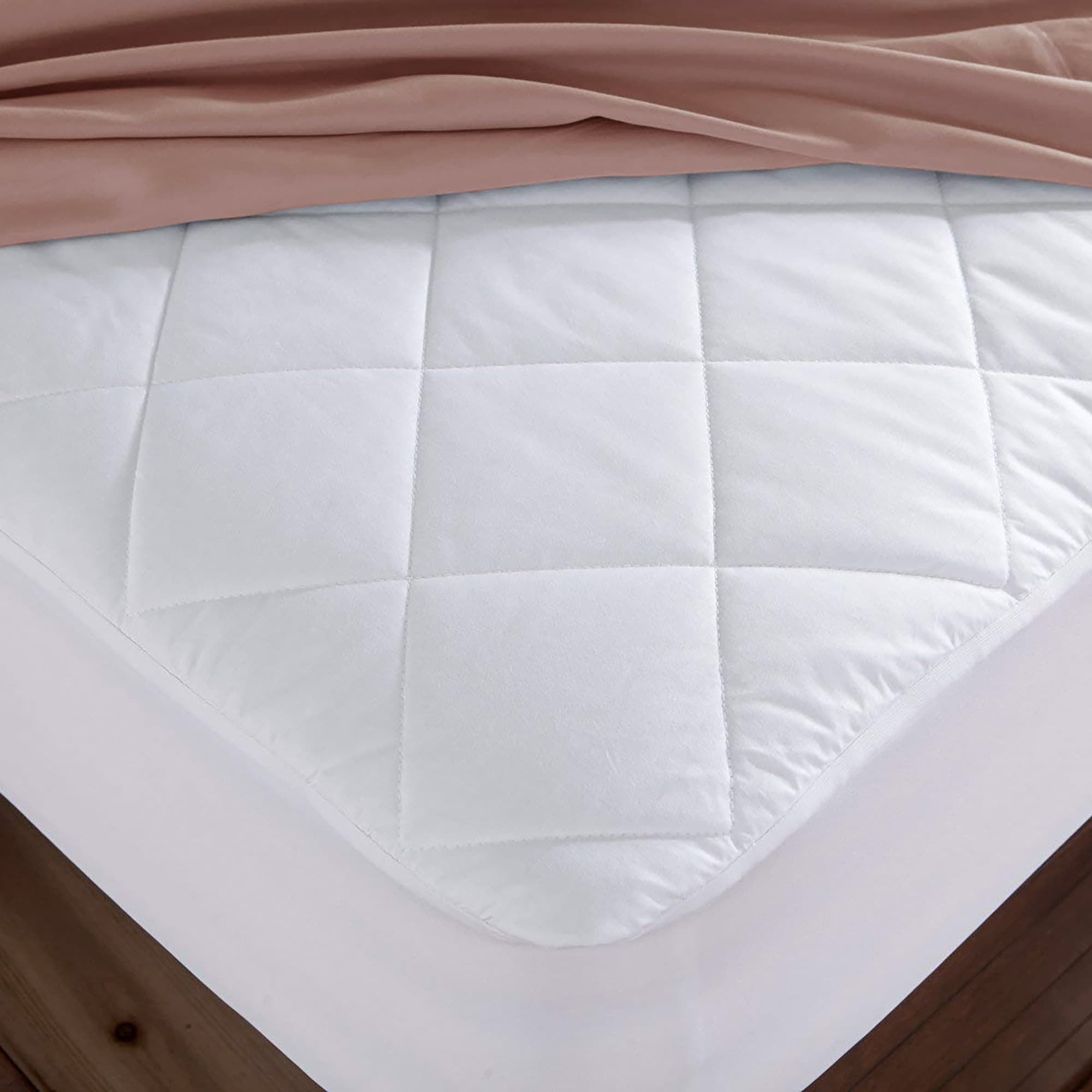 White Twin 39" x 75" Cotton & Down Alternative Quilted Mattress Pad