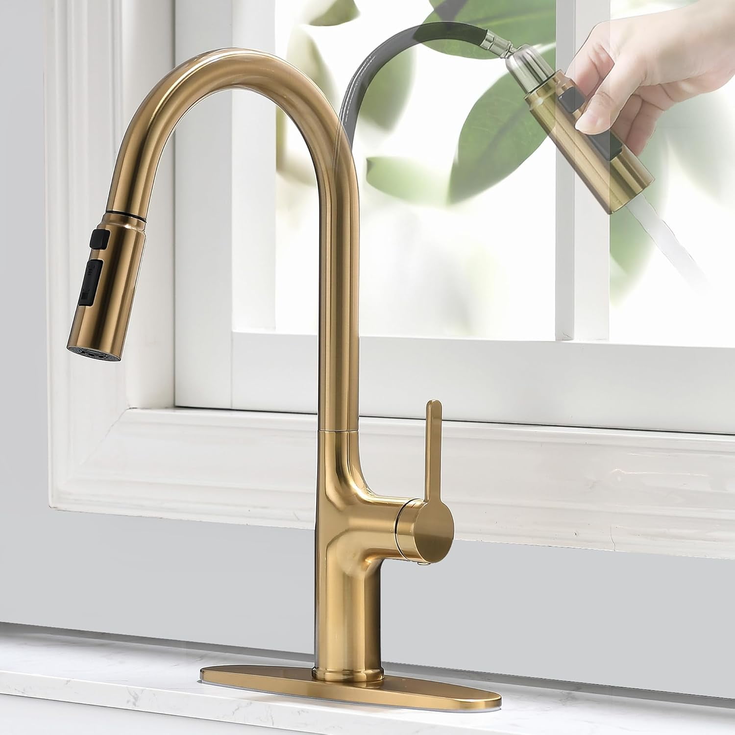 Single Handle Brushed Gold Kitchen Faucet with Pull Down Sprayer ...