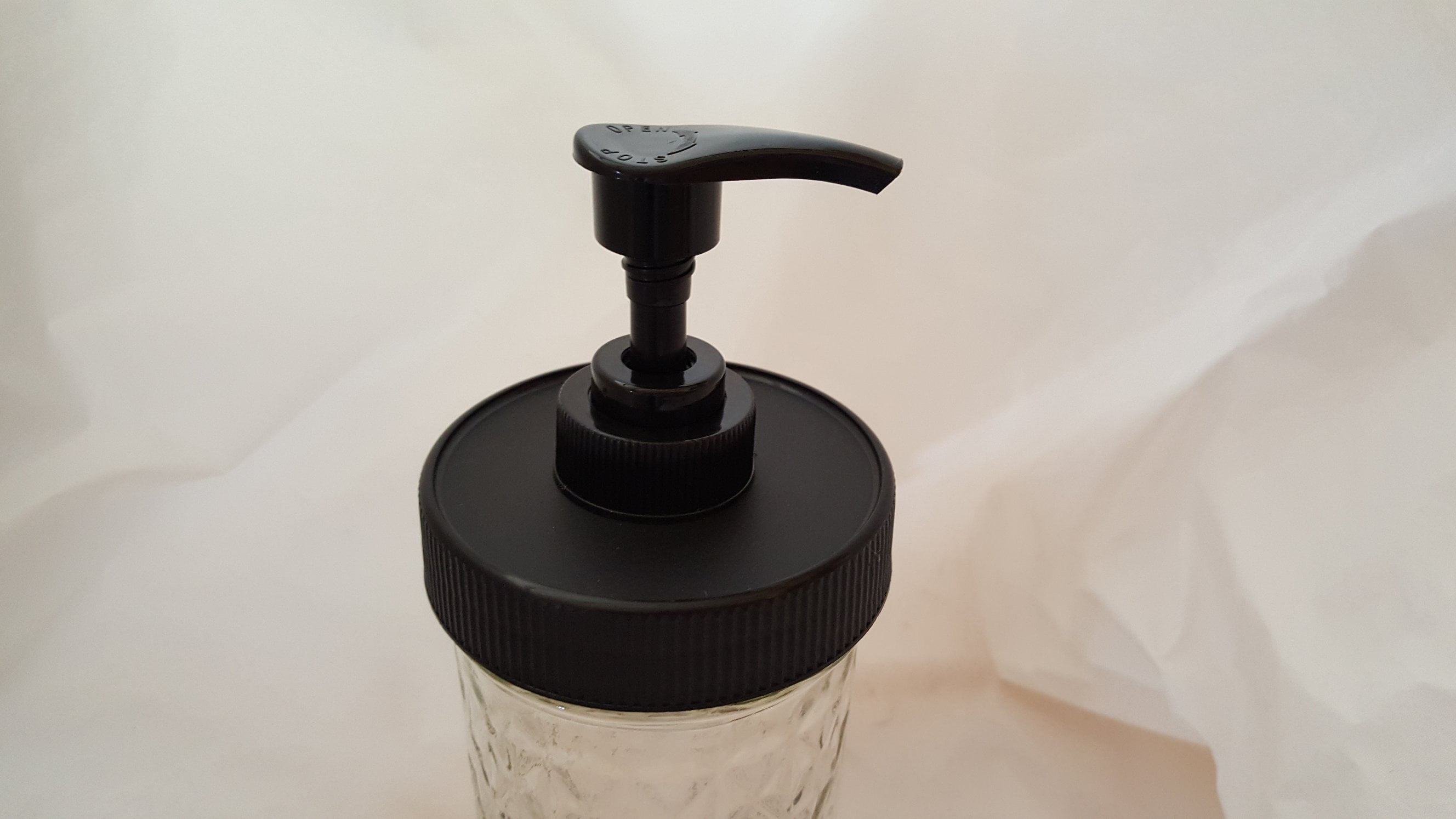 https://i5.walmartimages.com/seo/Single-Pack-Matte-Black-Plastic-Lid-with-Liner-Pump-Mason-Jar-Lotion-Soap-dispenser_d75206a2-135e-4ad7-847a-8baf42b8a0da_1.05d48d45ce31d61af1706e539d5aa4a1.jpeg