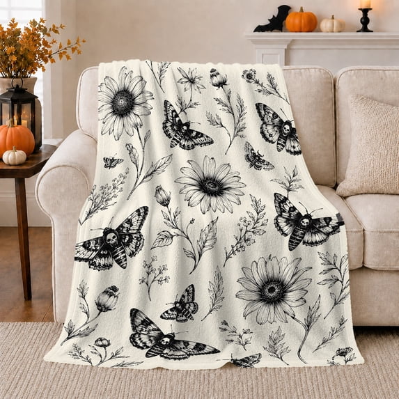 Single-Tone Death'S Head Hawkmoth Daisy Floral Gothic Art, Cozy Botanical Garden Scene, Warm Flannel Blanket for Sunroom and Reading Nook, Garden Lovers Graduation Gift, Botanical Home Decor
