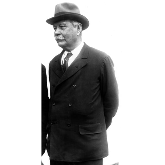 Sir Arthur Conan Doyle History (24 x 36)