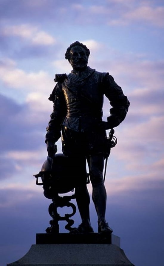 Sir Francis Drake Statue Plymouth England Canvas Art - Nik Wheeler DanitaDelimont (22 x 35)