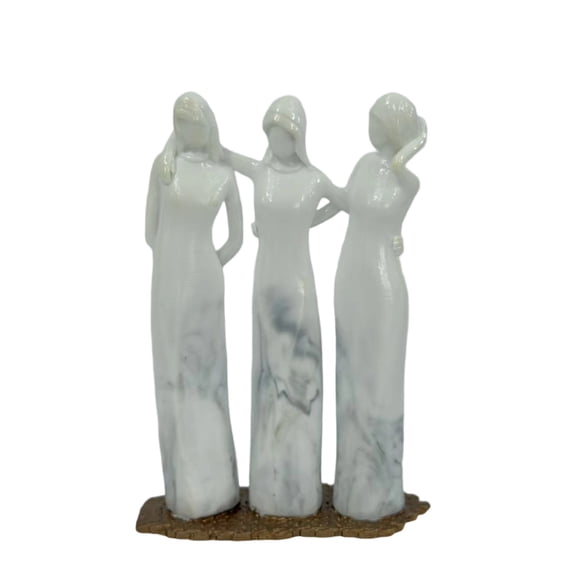 Sisters Heart Resin Statue Hand-Polished Decorative Figurine for Outdoor and Indoor Setting Aesthetic Friendship Ornament for Home and Garden Gift