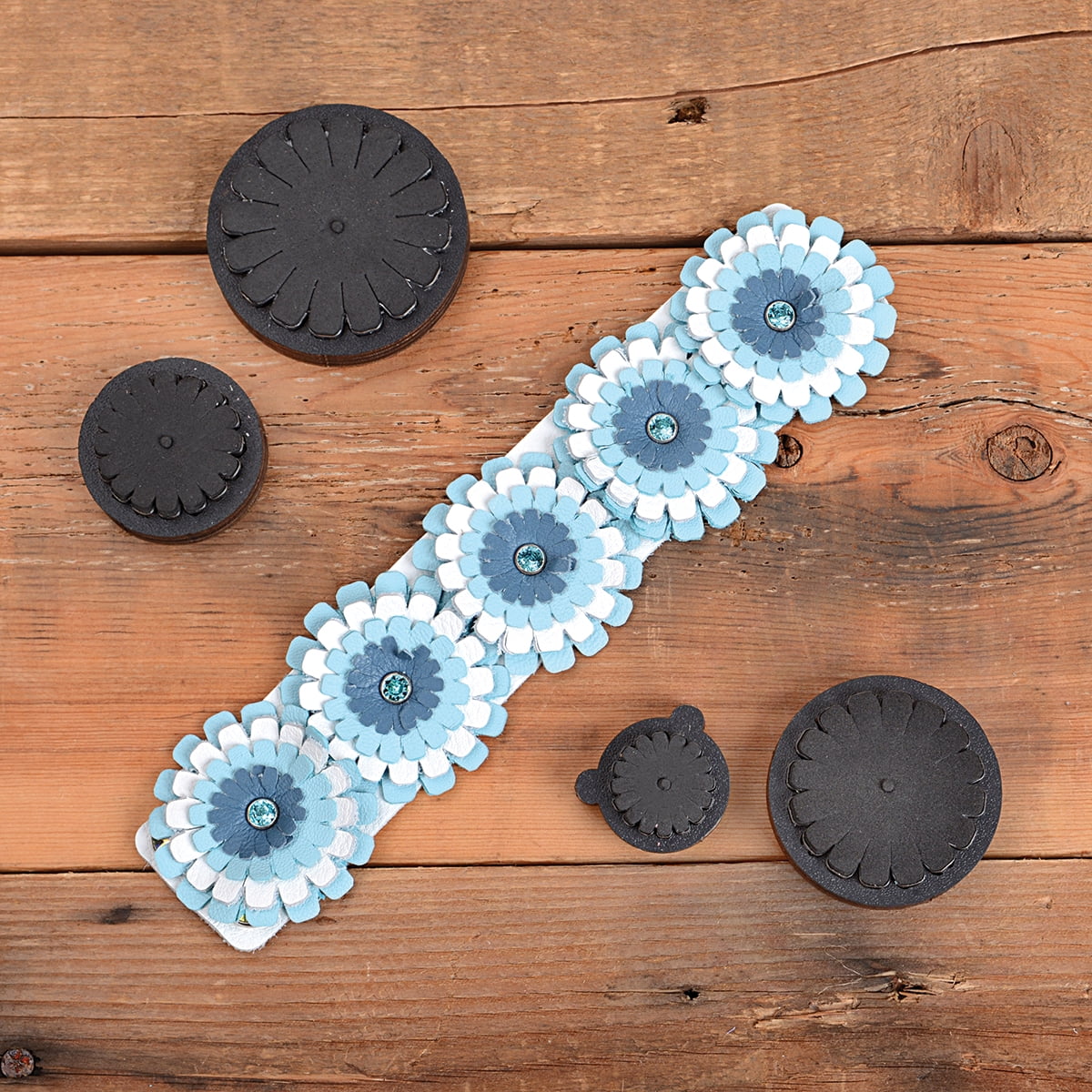 Sizzix Movers & Shapers Dies By Jill MacKay (R)Leather Daisy