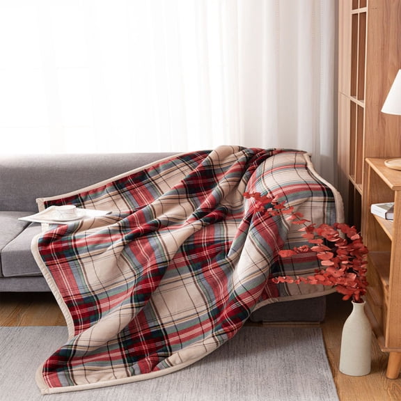 Skegnu Reversible Double-Layer Flannel & Faux Fleece Blanket 127x152cm, Extra Thick Thermal Throw for Sofa Bed and Winter Use, Machine Washable in Red/Green