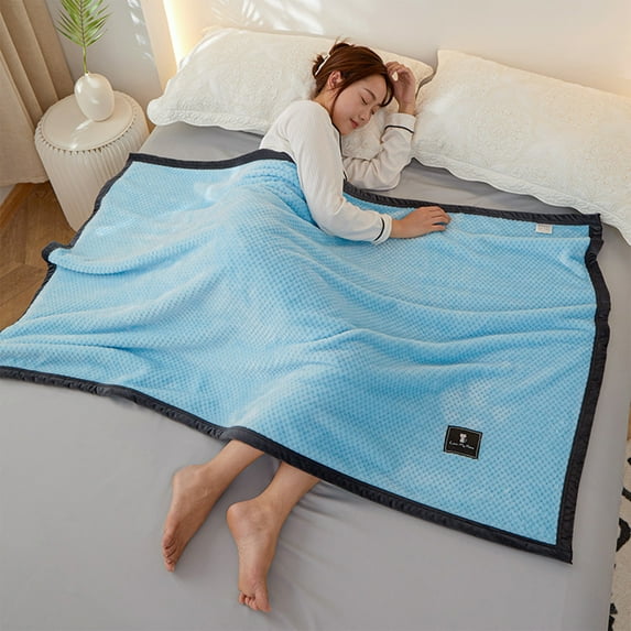 Skegnu Throw Blanket All-Season Microfiber Blanket 100x150cm, Soft Fuzzy Throw for Bed and Sofa, Lightweight and Breathable, 10 Colors Available