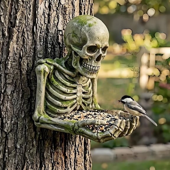 Skull-Shaped Hanging Bird Feeder - Waterproof Resin Gothic Garden Decor, Unique Outdoor Wildlife Feeding Station for Patios Backyards, Halloween & Year-Round Yard Art Gift