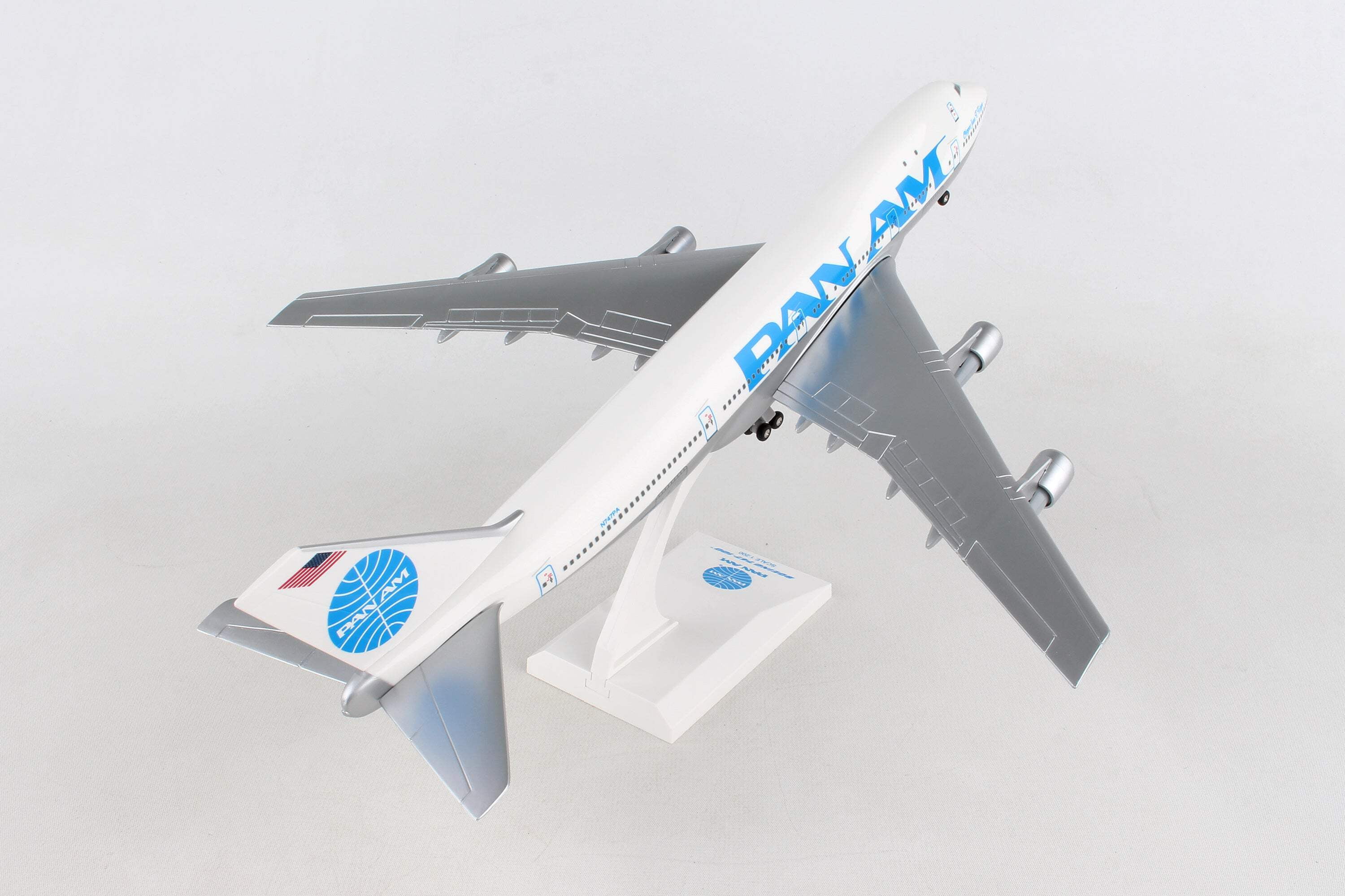 Amazon.com: QIYUMOKE 747 Korean Model Airplane kit-1/400 Die