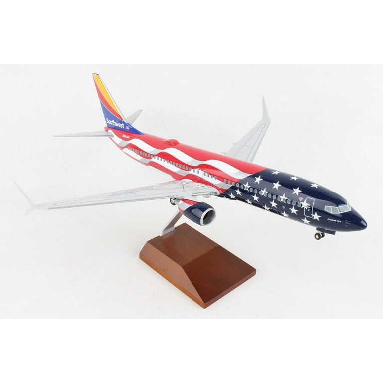 SKYMARKS SOUTHWEST 737-800 1/100 FREEDOM ONE W/WOOD STANDGE