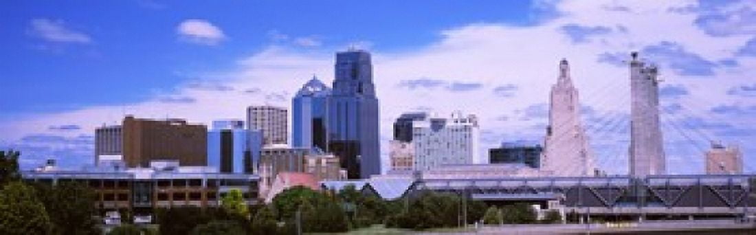 Skyscraper and Broadway Bridge in Kansas City Missouri USA 2012 Canvas Art - Panoramic Images (18 x 6)