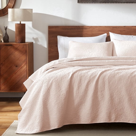 Sleep Zone Ultrasonic Scroll Quilt Set Full/Queen, Soft Lightweight Bedspread, Reversible All-Season Coverlet, 1 Quilt + 2 Pillow Shams (Rose Pink, Full/Queen)