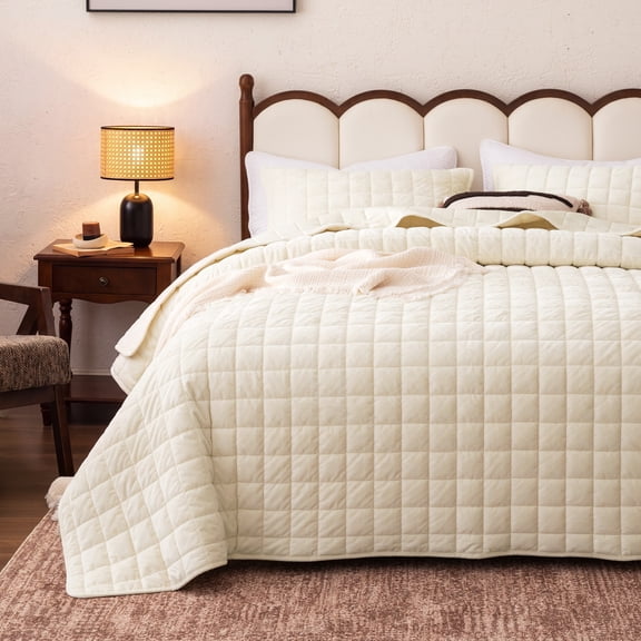 Sleep Zone Velvet Quilt Set, Full/Queen 90"x96", Plush Velvet 3 Piece Quilt Bed Set with 2 Pillow Shams, White