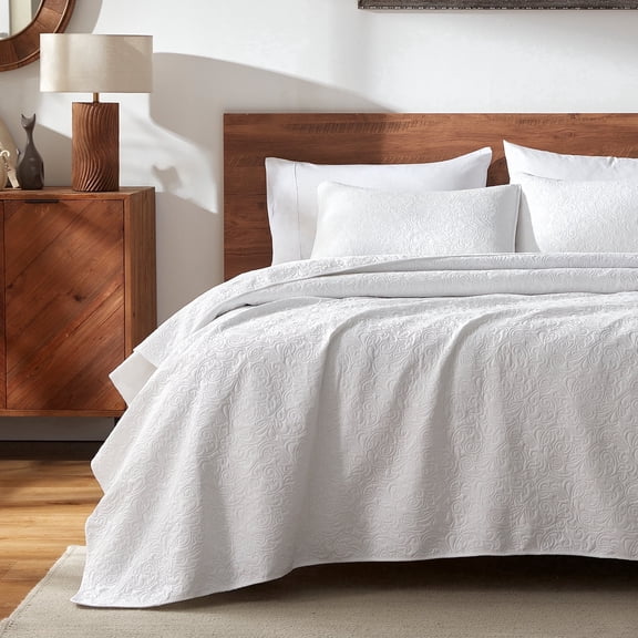 Sleep Zone Ultrasonic Scroll Quilt Set King, Soft Lightweight Bedspread, Reversible All-Season Coverlet, 1 Quilt + 2 Pillow Shams (White, King)