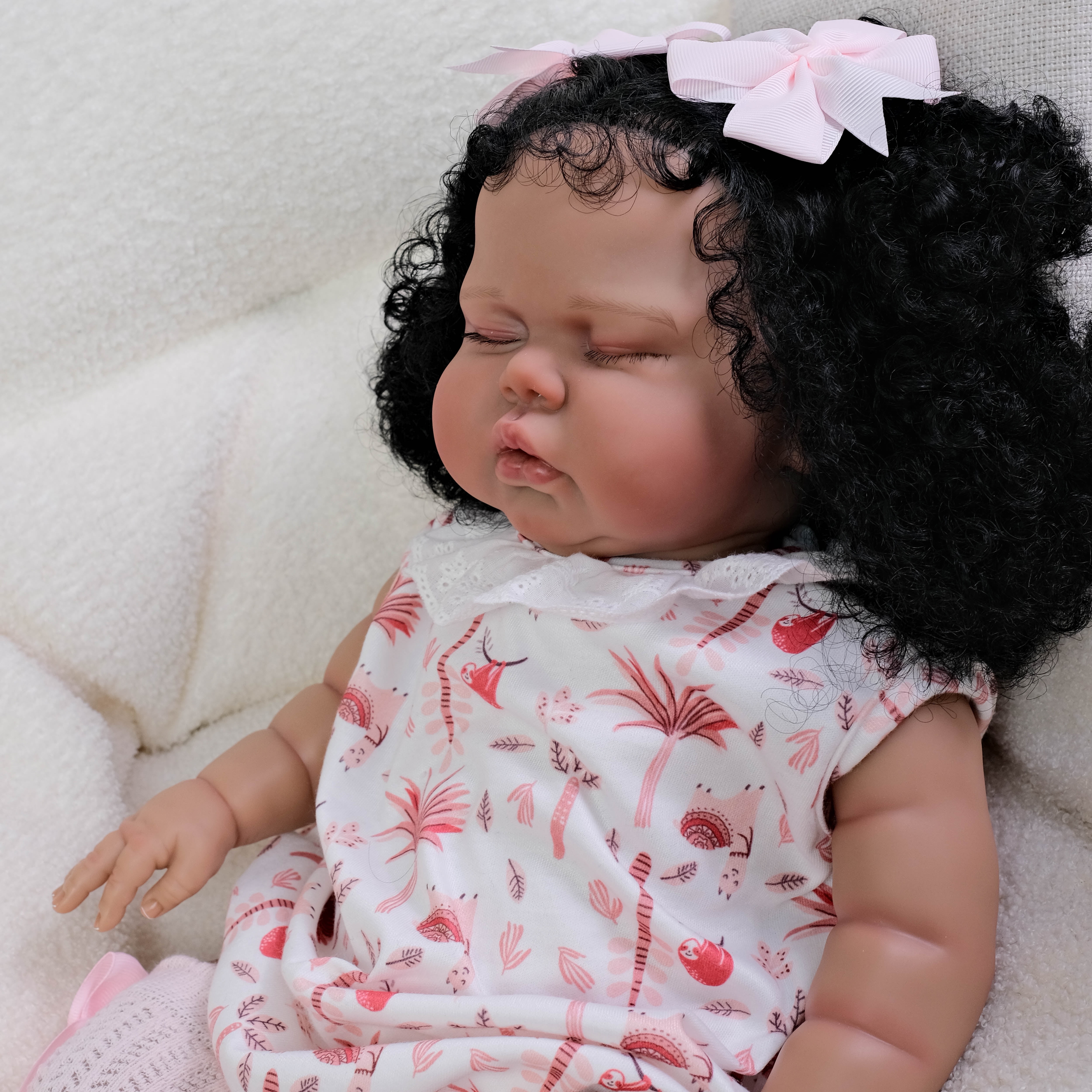 Sleeping Reborn Baby Dolls Black Girl, 19 inch Realistic Adorable Newborn Lifelike Real Life Baby Dolls Cloth Body with Feeding Kit Gift Box for Kids Age 3+
