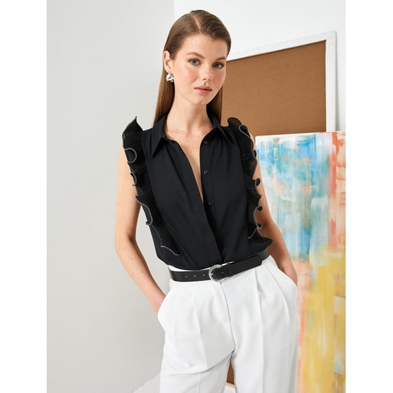 Sleeveless Ruffle Buttoned Shirt
